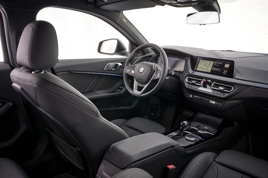 Интерьер BMW 118d Sportline (F40) 2019 года  (WW) (фото 58 из 89)